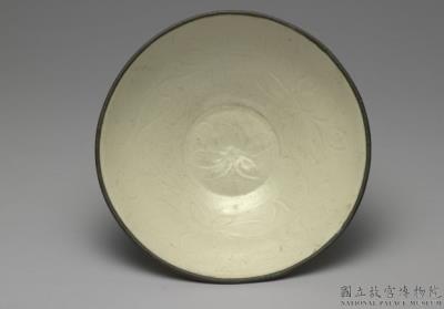 图片[3]-Bowl with incised lotus pattern in white glaze, Ding ware, Song dynasty (960-1279)-China Archive